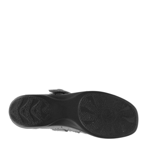 Boulevard L 394 Touch Fastening Perforated Bar Casual Sandals